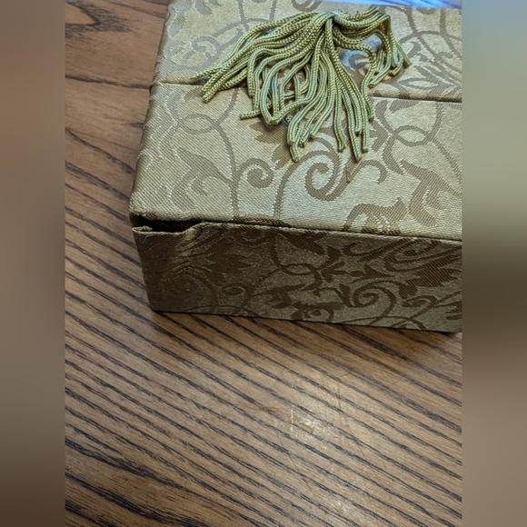 Gold and Clear Glass Bear Figurine . Miniature. With A Satin Lined Gift… - Picture 4 of 9